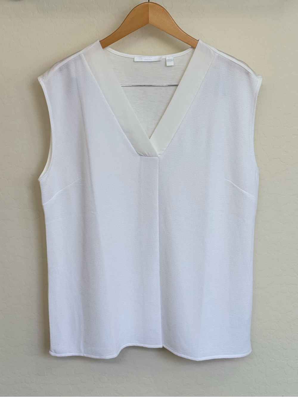 BOSS Hugo Boss Edrina Mixed-Media V-Neck Sleeveless Blouse Open White XXL
